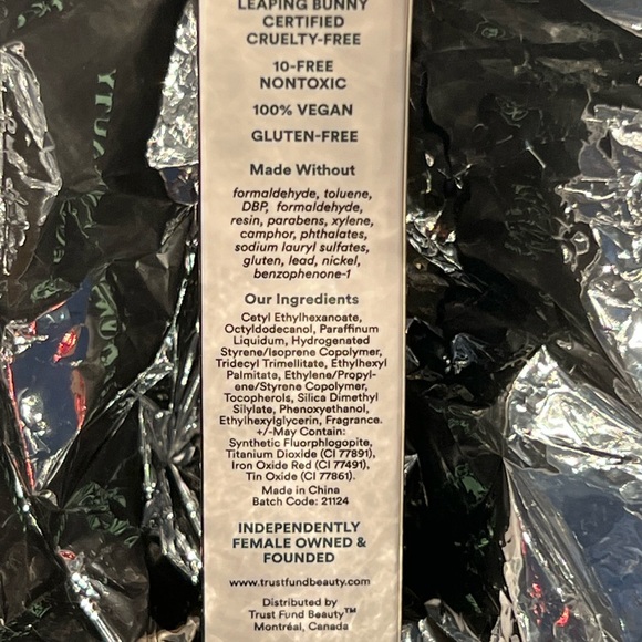 Better Than Therapy Lip Oil - Clear, Softening, Moistening, 3mL, 0.1 oz. - Picture 3 of 6